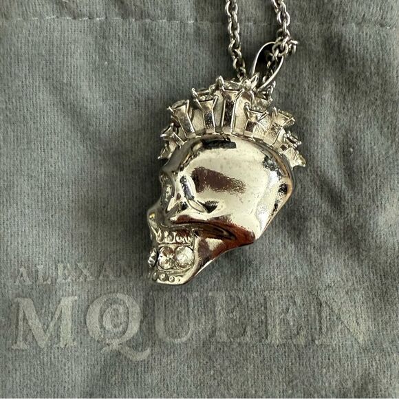Alexander McQueen Silver Crystal Mohawk Skull Pendant Necklace - Picture 5 of 8